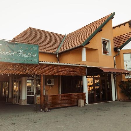 Hotel President Cugir Exterior foto