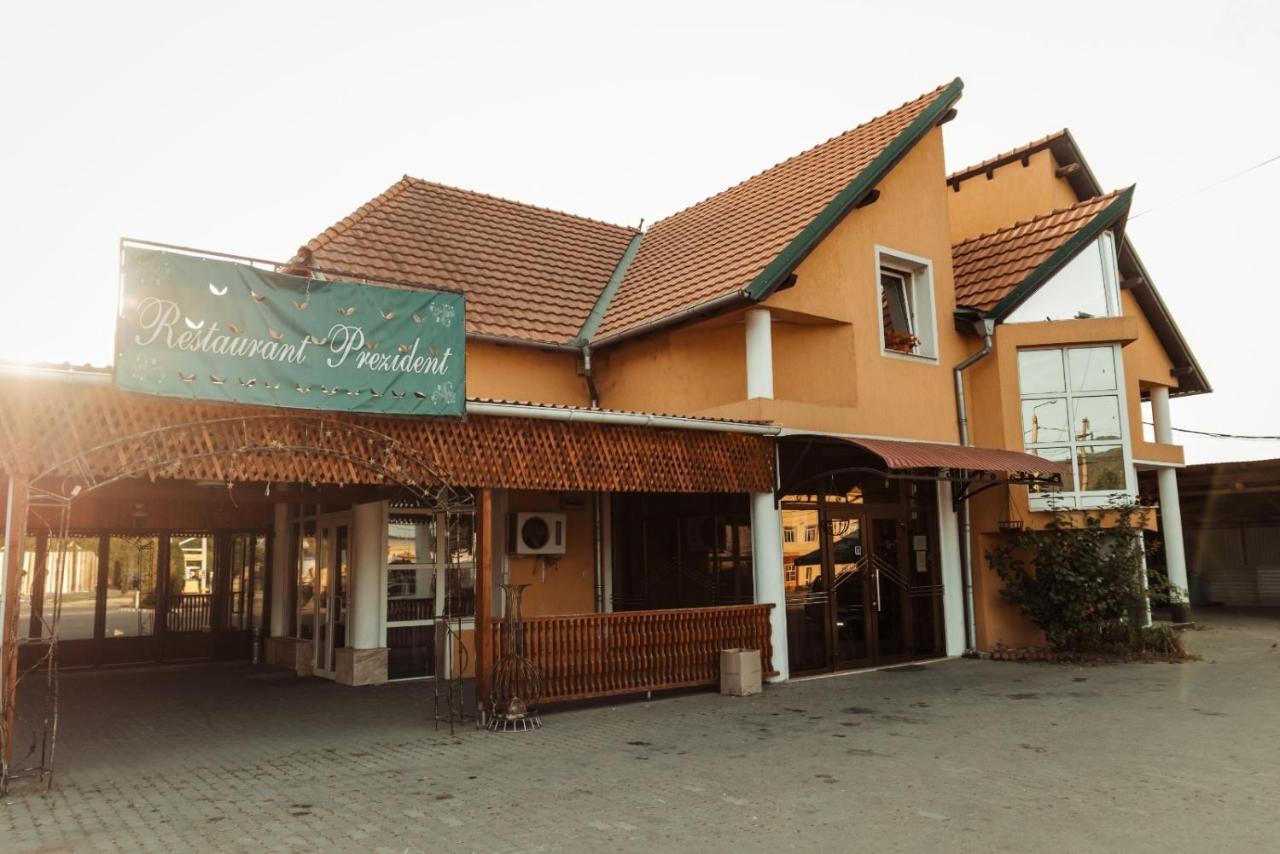 Hotel President Cugir Exterior foto